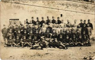 1915 Kolozsvár, Cluj; 12. cs. és kir. gyalogezred katonái a laktanya udvarán / K.u.k. military barracks with soldiers. photo (apró lyukak / tiny pinholes)