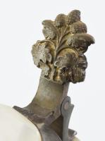 Antik üveg korsó, üvegbetétes ón fedővel, korának megfelelő kopásokkal, m: 23 cm