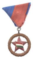 1949. Magyar Népköztársasági Sportérdemérem bronz fokozata zománcozott bronz kitüntetés eredeti mellszalagon T:AU NMK 508.