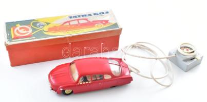 TATRA 603 lemez játékautó, távirányítású, eredeti dobozában. KOH-I-NOR HARDTMUTH gyártmány, Csehszlovákia. H: 21,5 cm, Sz: 8,5 cm. / Vintage remote controlled toy car