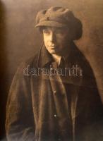 Molnos Péter: Tihanyi Lajos: Csendélet cserepes virággal, kancsóval és citromokkal, 1909. 
Bp.,én.,...