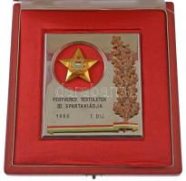 1960. Fegyveres Testületek Spartakiádja tokba rögzített, részben zománcozott fém sport emlékplakett (106x91mm) T:XF karc