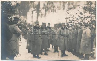 Tibau, Ciben, Pappfalva (Carlibaba, Kirlibaba, Bukovina, Bucovina); Frigyes főherceg a II/30. zászlóalj katonáit szemléli / Archduke Friedrich, Duke of Teschen with K.u.k. soldiers, WWI military. photo (fl)