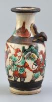 Antik Japán mini váza csata jelenettel . Kézzel festett kerámia, hibátlan. XIX. sz vége. / Antique Japanese porcelain vase Hand painted 9 cm