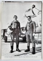 cca 1980 Vegyes űrhajózás témájú tétel: szovjet-magyar közös űrrepülés kendő, kitűzők, kártyanaptára...