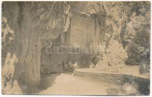 Orsova, Kazán-szoros, Széchenyi emléktábla, lovas hintó / monument, horse chariot. photo (fl)