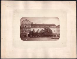 cca 1860 Eperjes, Fekete Sas szálloda. Nagy méretű fotó. Divald Károly, szárazpecséttel jelzett. / Black Eagle Hotel in Presov. Large photo page size 29x21,5 cm