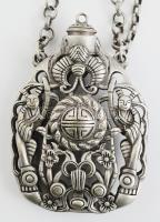 Ezüst (Ag) kínai, ővre akasztható gazdagon díszített, figurális flaska tartó üveg betét nélkül, Jelz...