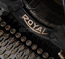 cca 1930 Royal írógép magyar billentyűzettel