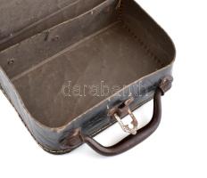 Kis fekete játékbőrönd bőr, cca 1930, 15x18 cm