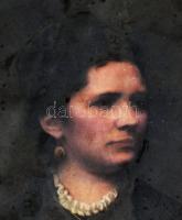 Jelzés nélkül: női portré cca 1880. ólomüveg. olaj 32x28 cm