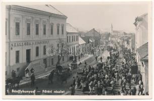 Bánffyhunyad, Huedin; Fő tér, Szálloda a Tigrishez, piac / main square, hotel, market