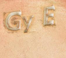 Győrbíró Enikő: Kislány. Kerámia váza, jelzett, hibátléan , m: 22 cm