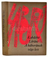 Kabdebó Lóránt: A háborúnak vége lett. A szerző, Kabdebó Lóránt (1936-2022) József Attila-díjas irodalomtörténész, kritikus által Bujdosó Alpár (1935-2021) költő, mérnök, a Magyar Műhely szerkesztője a magyar avantgarde kiemelkedő alakja részére DEDIKÁLT példány. Bp., 1983., Kozmosz. Kiadói egészvászon-kötés, kiadói kissé hiányos papír védőborítóban.