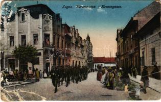 Lugos, Lugoj; Korona utca, katonák, piac / street view, K.u.K. soldiers, market (r)