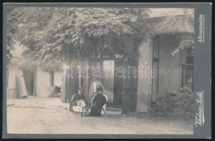 cca 1900 Nyíregyháza, családi életképek, 3 db keményhátú fotó Vadnai Béla műterméből, 10,5×16 cm