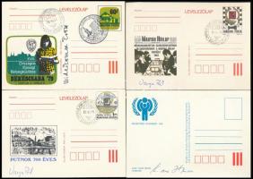 6 híres bélyegtervező aláírásai általuk tervezett bélyegeket felvonultató borítékokon Varga, Kass, V...