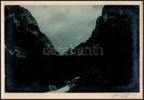 1939 Horváth Sándor (?-?): 2 db művészfotó: folyópart, hegyek ölelésében, fotók kartonon, jelzett a ...