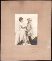 cca 1930 Gyerekportré, Szeged, Rónai, fotó kartonon, 15x11 cm