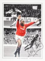 Andrew Andy Cole angol labdarúgó, a Manchester United (és több más élvonalbeli csapat) volt játékosának autográf aláírása fotónyomaton, tanúsítvánnyal, 40x30 cm / Autograph signed photo of Andrew Andy Cole English footballer, former Manchester United (and many other teams) player, with certificate, 40x30 cm