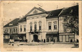 Kassa, Kosice; Vármegyeház, Kassai Louvre férfi divat áruház, Geiger József üzlete. Nyulászi Béla kiadása / county hall, shops (EK)