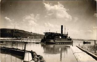 1933 Balatonkenese, Szék. főv. alk. üdülő telepe, kikötő, gőzhajó a kikötőben. Keller János felvétele, photo (fl) + "KESZTHELY-BUDAPEST 48." vasúti mozgóposta