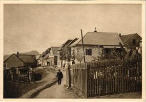 Budaörs, Strassenansicht in dem deutschen Dorf in Ungarn, das in der Nähe Budapests liegt. Reimesch, Aus dem VDA-Kalendar 1937 Deutsche in aller Welt / utcakép a német faluból Magyarországról