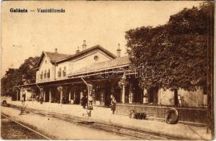 1935 Galánta, vasútállomás. Vasúti levelezőlapárusítás 321. / railway station (EK)