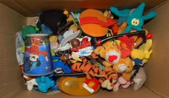 Egy doboz Mc Donalds játékfigura