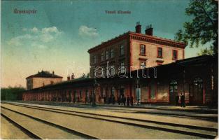 1917 Érsekújvár, Nové Zámky; vasútállomás.. Vasúti levelezőlapárusítás 2. sz. 1915. / railway station (EK)