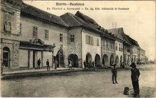 1916 Beszterce, Bistritz, Bistrita; Evangélikus ágostai hitvallású lelkészlak és búzaszer. Eduard Lant és Rosenfeld Lipót üzlete. F. Stolzenberg kiadása / Ev. Pfarrhof und Kornmarkt / Lutheran parish and square