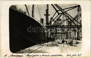 1910 A Semiramis LLoyd gőzös a trieszti kikötőben / Schiffe des Österreichischen Lloyd / Semiramis at the port of Trieste. photo (EK)