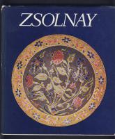 1975 Zsolnay Teréz és Margit: A Zsolnay gyár és család története 1863-1973 között című könyv, sok képpel a Corvina kiadó gondozásában, szép állapotban