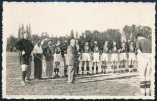 cca 1920-1940 Zalaegerszegi Torna Egylet labdarúgócsapatának fotója, fotólap, Zalegerszeg, Serényi Fotó, a hátoldalán feliratozva: Z(ala)egerszeg a Z.T.E. csapat alapítója és első elnöke, 8x13 cm