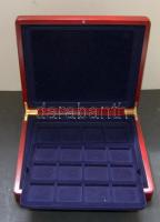 Fa éremtartó kazetta, 24 férőhellyel, 2 tálcával, 50x50mm