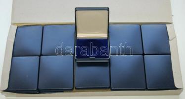 20db vadonatúj díszdoboz, eredeti csomagolásban, 44mm átmérőjű érmékhez! Új ár töredékéért kikiáltva, alkalmi vétel!