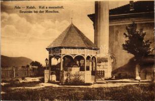 Ada Kaleh, Kút a mecsetnél. M. G. kiadása / Brunnen bei der Moschee / fountain, well near the mosque (vágott / cut)