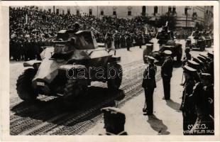 1940 Kolozsvár, Cluj; bevonulás, harckocsik / entry of the Hungarian troops, tanks + 1940 Kolozsvár visszatért So. Stpl.
