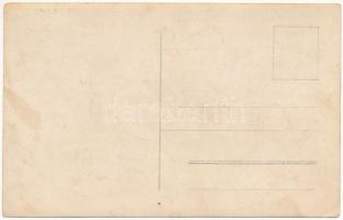 Duna (?), úszó hajómalom kirándulókkal / floating ship mill. photo (EK)