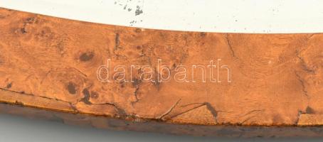 Art deco tükör. Topolyafa, metszett tükör, a tükör némileg megfakult. Keret restaurált, szép állapot...