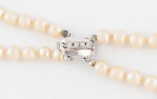 Kétsoros gyöngy karkötő, köves kapoccsal
