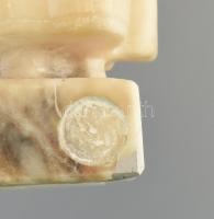 Jalim jelzéssel: Bölcs Náthán. Faragott márvány, alsó része, talapzattal javított, kis kopásokkal, 1...