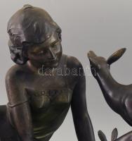 Jelzés nélkül: Art Deco kislány őzikékkel, siáter, sérült kőtalapzaton, 1930 körül, m: 28 cm / A tét...