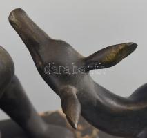 Jelzés nélkül: Art Deco kislány őzikékkel, siáter, sérült kőtalapzaton, 1930 körül, m: 28 cm / A tét...