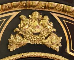 III. Napóleon fekete cilinderes, írószekreter, bronz veretekkel, kulccsal, tükrös, középső ajtóval, ...