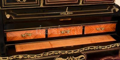 III. Napóleon fekete cilinderes, írószekreter, bronz veretekkel, kulccsal, tükrös, középső ajtóval, ...