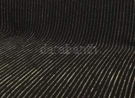 2 db retró kárpizozott fotel, szép állapotban, m: 67 cm / A tétel a Gödöllői Királyi Kastélyban teki...