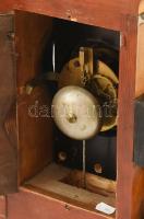 Sasos felesütős asztali óra, mechanikus, nincs kipróbálva, kis sérülésekkel, 1880 körül, m: 57 cm