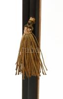 1900 körül, dioráma, ajtaján bojttal, 36x24x33 cm / A tétel a Gödöllői Királyi Kastélyban tekinthető...