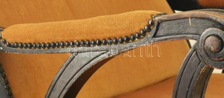 1870 körül, eklektikus, hintaszék, kopásokkal, m: 85 cm / A tétel a Gödöllői Királyi Kastélyban teki...